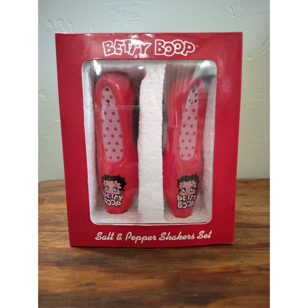 Betty Boop Salt & Pepper Shakers Red Pumps High Heels 3 1/2" 2012 In Box